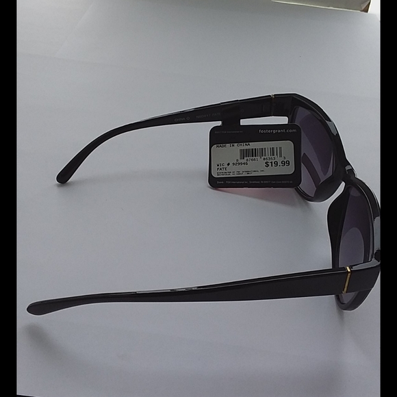NWT Classic Trendy Black Foster Grant Sunglasses - Picture 4 of 4